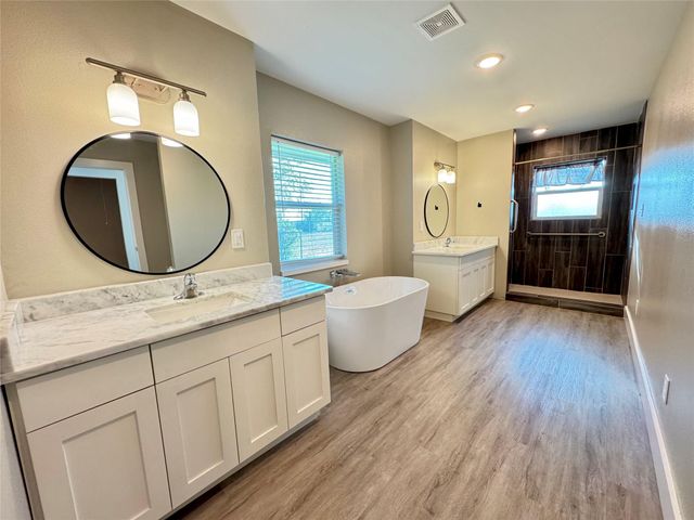 813 Central Ave, Elgin, TX 78621