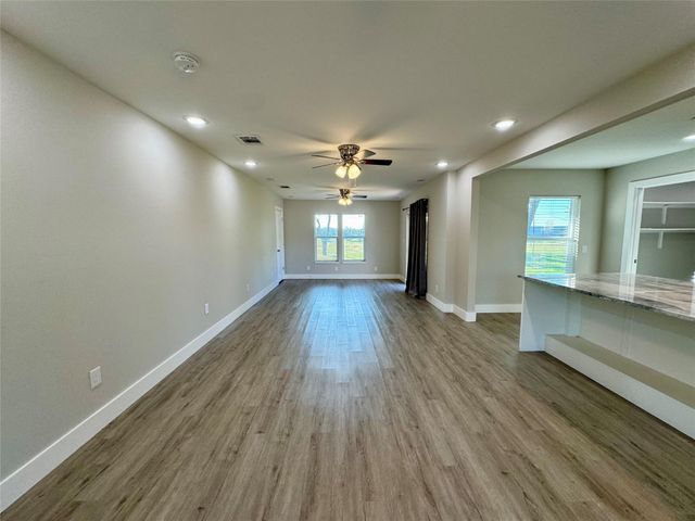 813 Central Ave, Elgin, TX 78621