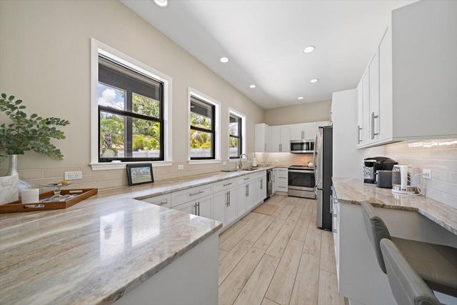 1905 TULIP DRIVE, Sarasota, FL 34239