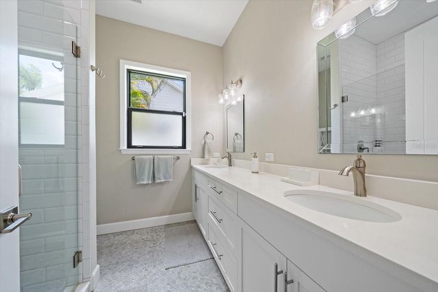 1905 TULIP DRIVE, Sarasota, FL 34239