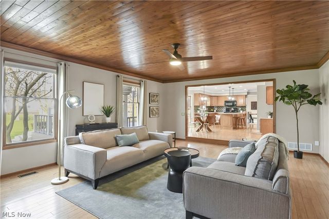 19726 Summer Place Drive, Strongsville, OH 44149