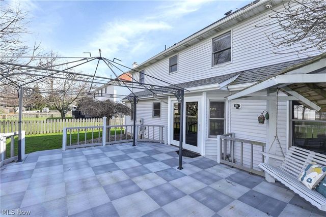 19726 Summer Place Drive, Strongsville, OH 44149