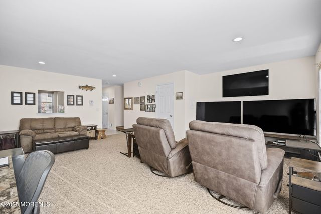 120 Joan Court, Jackson, NJ 08527