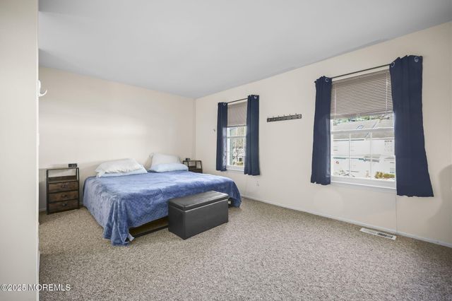 120 Joan Court, Jackson, NJ 08527