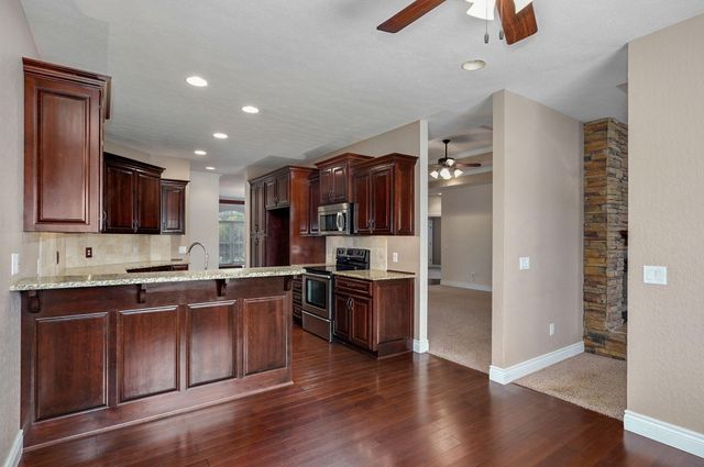 4566 East Kentbrook Drive, Springfield, MO 65802