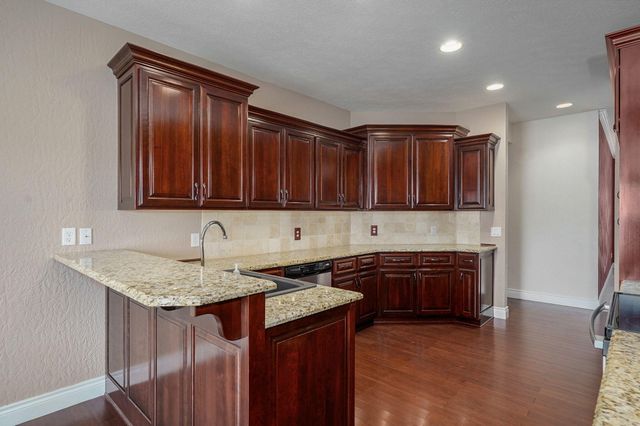 4566 East Kentbrook Drive, Springfield, MO 65802