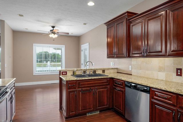 4566 East Kentbrook Drive, Springfield, MO 65802