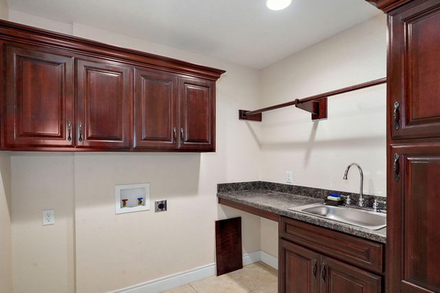 4566 East Kentbrook Drive, Springfield, MO 65802