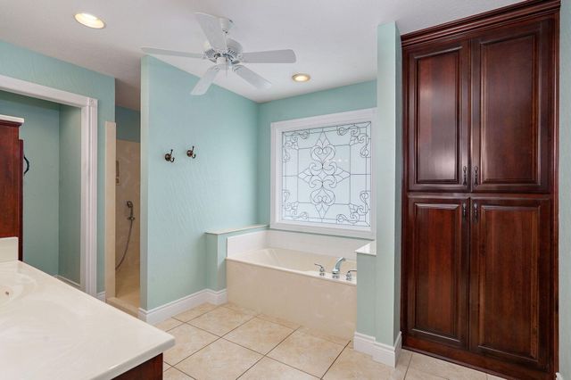 4566 East Kentbrook Drive, Springfield, MO 65802