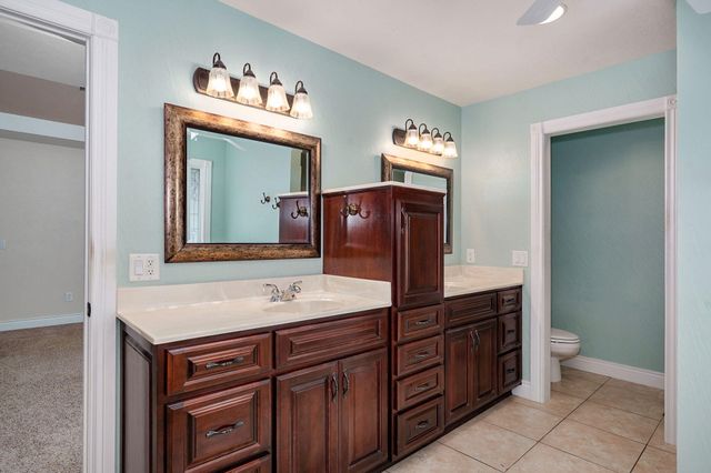 4566 East Kentbrook Drive, Springfield, MO 65802