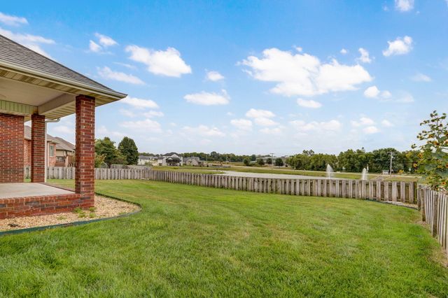 4566 East Kentbrook Drive, Springfield, MO 65802