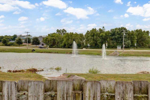 4566 East Kentbrook Drive, Springfield, MO 65802