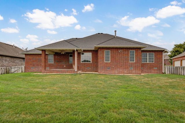 4566 East Kentbrook Drive, Springfield, MO 65802