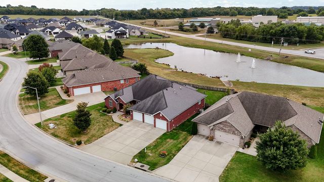 4566 East Kentbrook Drive, Springfield, MO 65802