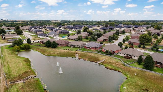 4566 East Kentbrook Drive, Springfield, MO 65802