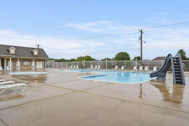 4566 East Kentbrook Drive, Springfield, MO 65802