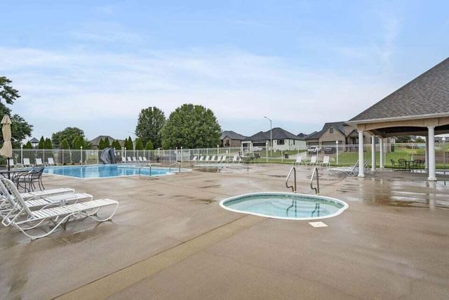 4566 East Kentbrook Drive, Springfield, MO 65802