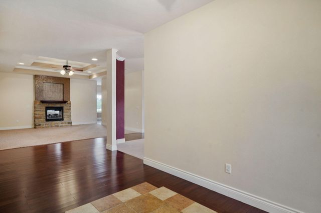 4566 East Kentbrook Drive, Springfield, MO 65802