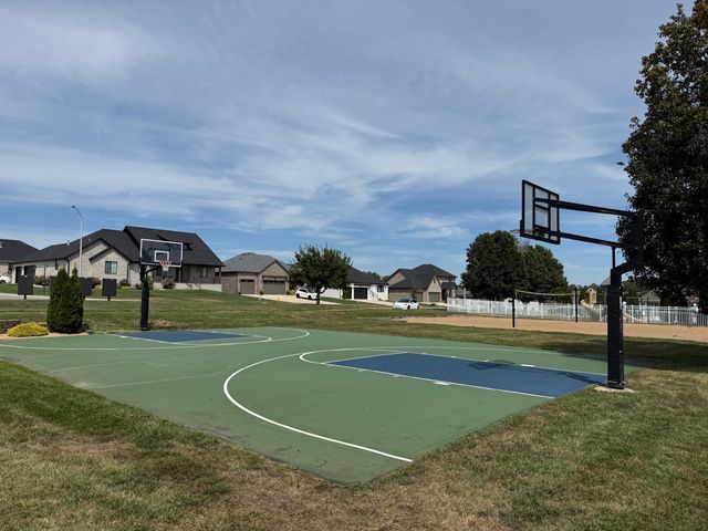 4566 East Kentbrook Drive, Springfield, MO 65802