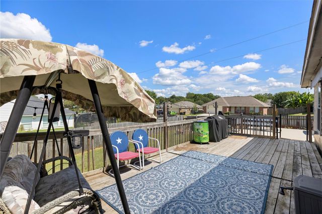 13184 Lake Breeze Lane, Willis, TX 77318