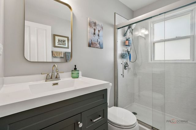 903 Madison Avenue, Wauconda, IL 60084