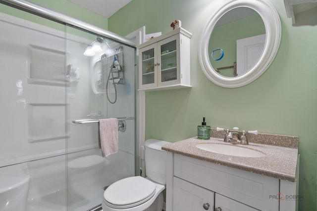 903 Madison Avenue, Wauconda, IL 60084