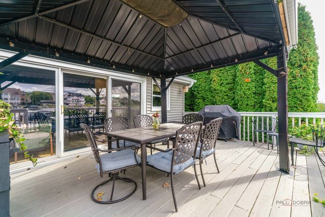 903 Madison Avenue, Wauconda, IL 60084