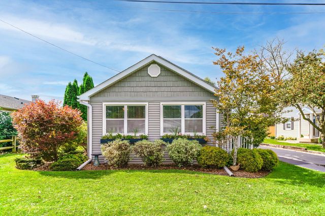 903 Madison Avenue, Wauconda, IL 60084