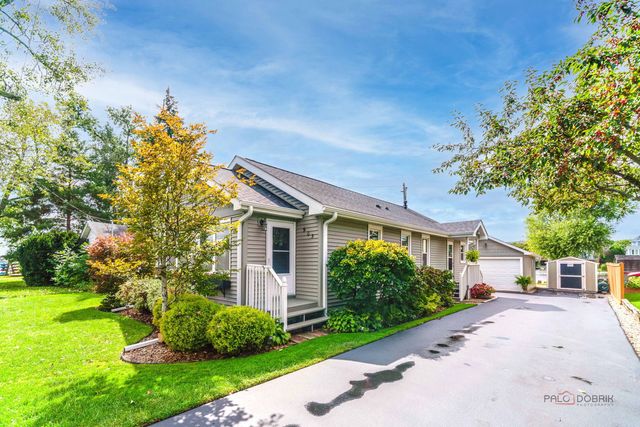 903 Madison Avenue, Wauconda, IL 60084
