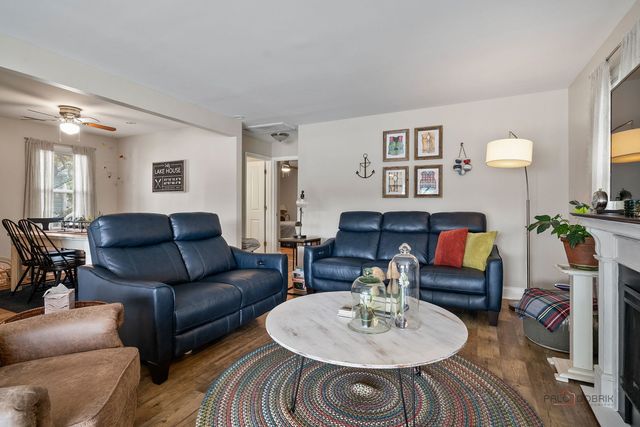 903 Madison Avenue, Wauconda, IL 60084