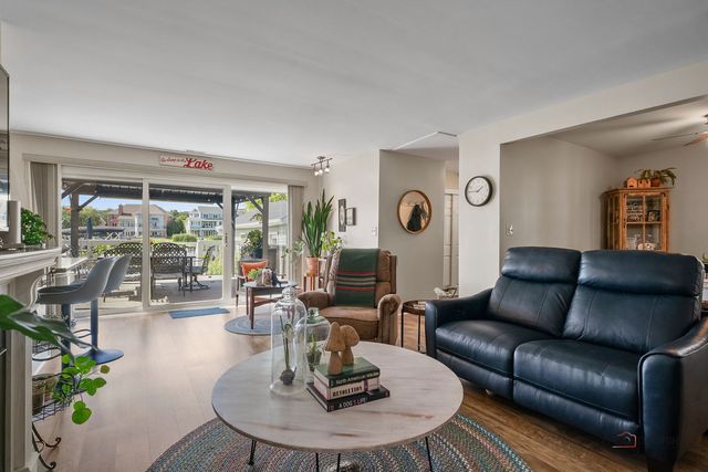 903 Madison Avenue, Wauconda, IL 60084