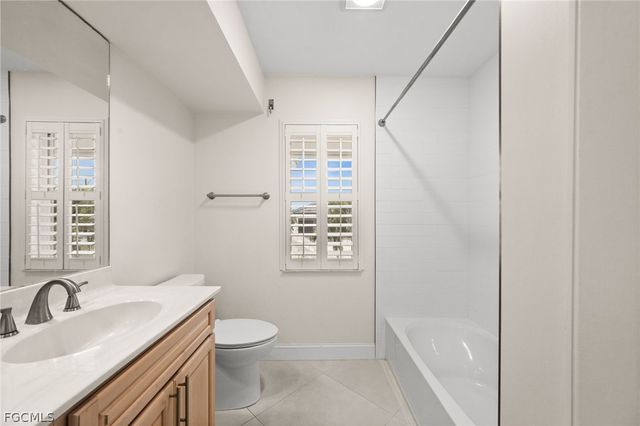 2193 Macadamia ST, St James City, FL 33956