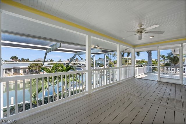 2193 Macadamia ST, St James City, FL 33956