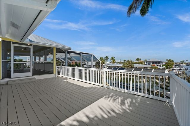 2193 Macadamia ST, St James City, FL 33956