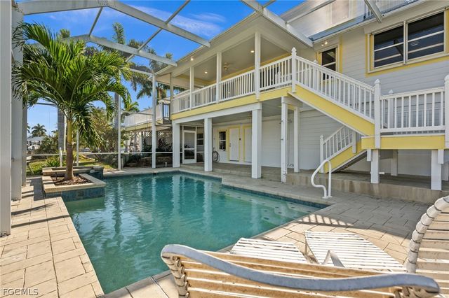 2193 Macadamia ST, St James City, FL 33956