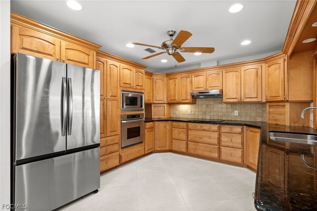 2193 Macadamia ST, St James City, FL 33956