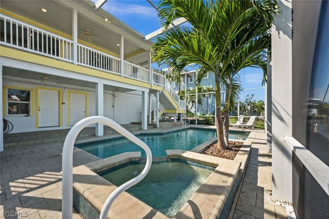 2193 Macadamia ST, St James City, FL 33956