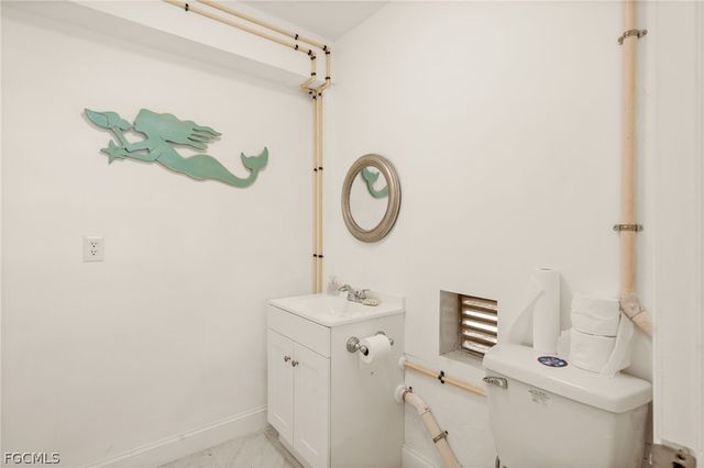 2193 Macadamia ST, St James City, FL 33956