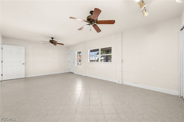 2193 Macadamia ST, St James City, FL 33956