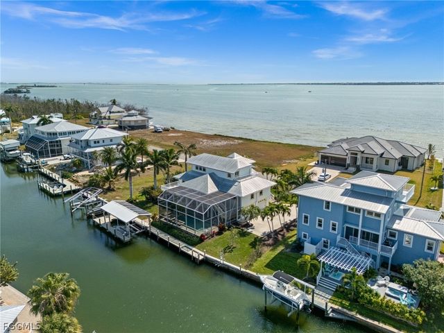 2193 Macadamia ST, St James City, FL 33956