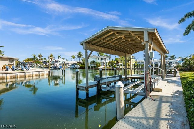 2193 Macadamia ST, St James City, FL 33956