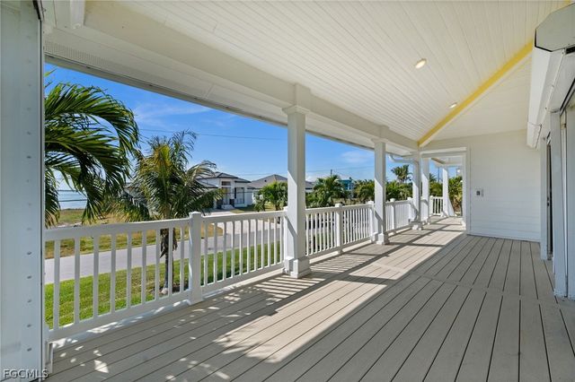 2193 Macadamia ST, St James City, FL 33956