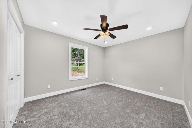 430 Rhododendron Circle, Crossville, TN 38555