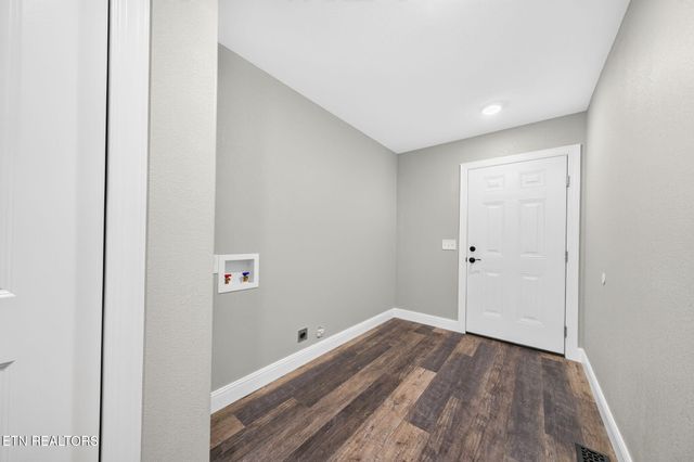 430 Rhododendron Circle, Crossville, TN 38555
