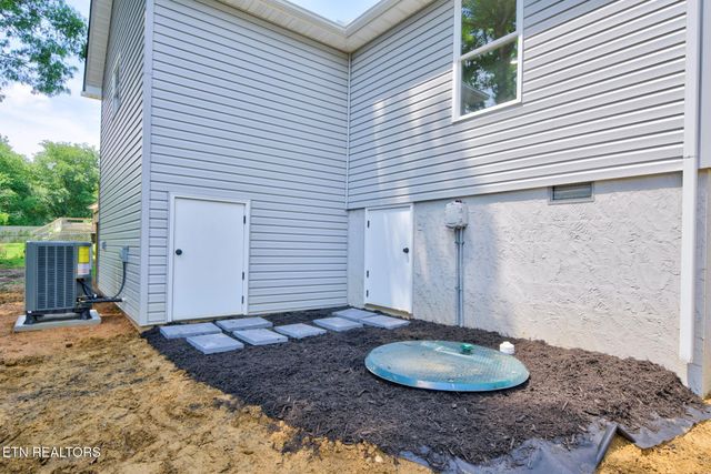 430 Rhododendron Circle, Crossville, TN 38555
