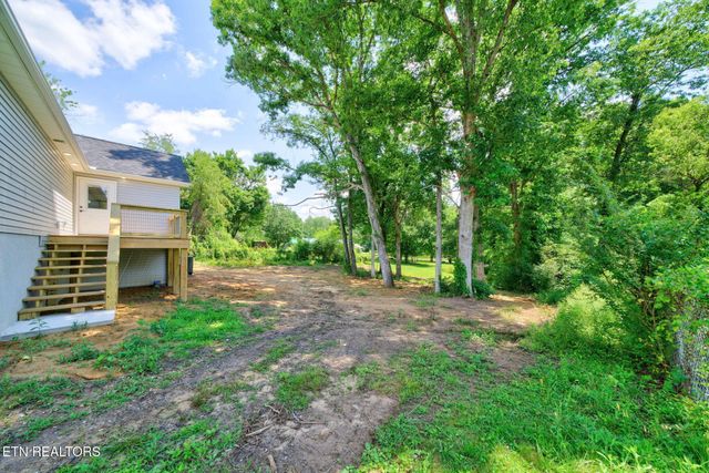 430 Rhododendron Circle, Crossville, TN 38555