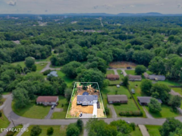 430 Rhododendron Circle, Crossville, TN 38555