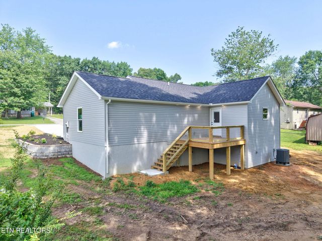 430 Rhododendron Circle, Crossville, TN 38555
