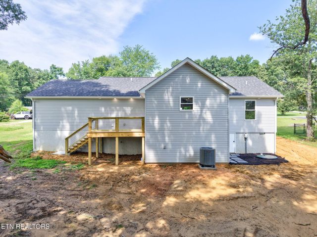 430 Rhododendron Circle, Crossville, TN 38555