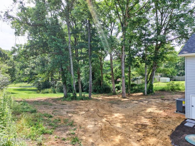 430 Rhododendron Circle, Crossville, TN 38555